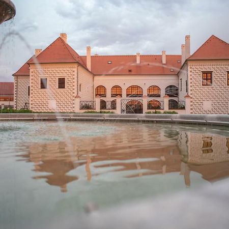 Hotel Zamek Valec Vladislav Екстер'єр фото