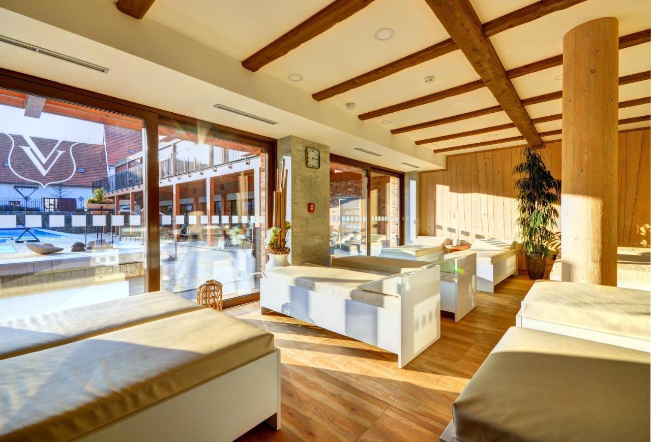 Hotel Zamek Valec Vladislav Екстер'єр фото