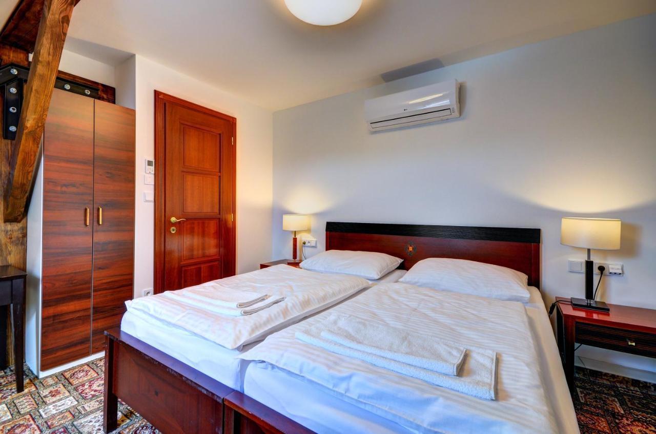 Hotel Zamek Valec Vladislav Екстер'єр фото