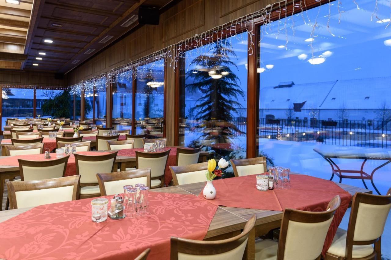 Hotel Zamek Valec Vladislav Екстер'єр фото